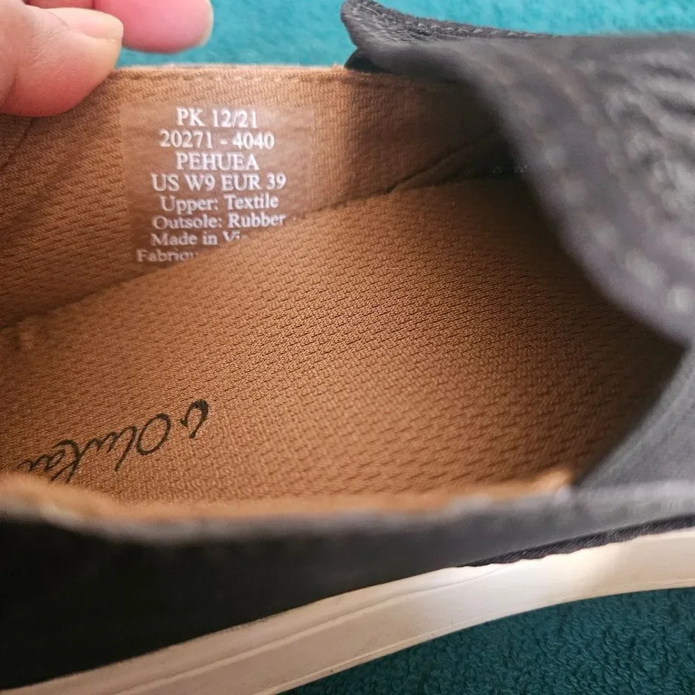 OluKai Pehuea Black Size 9 Women